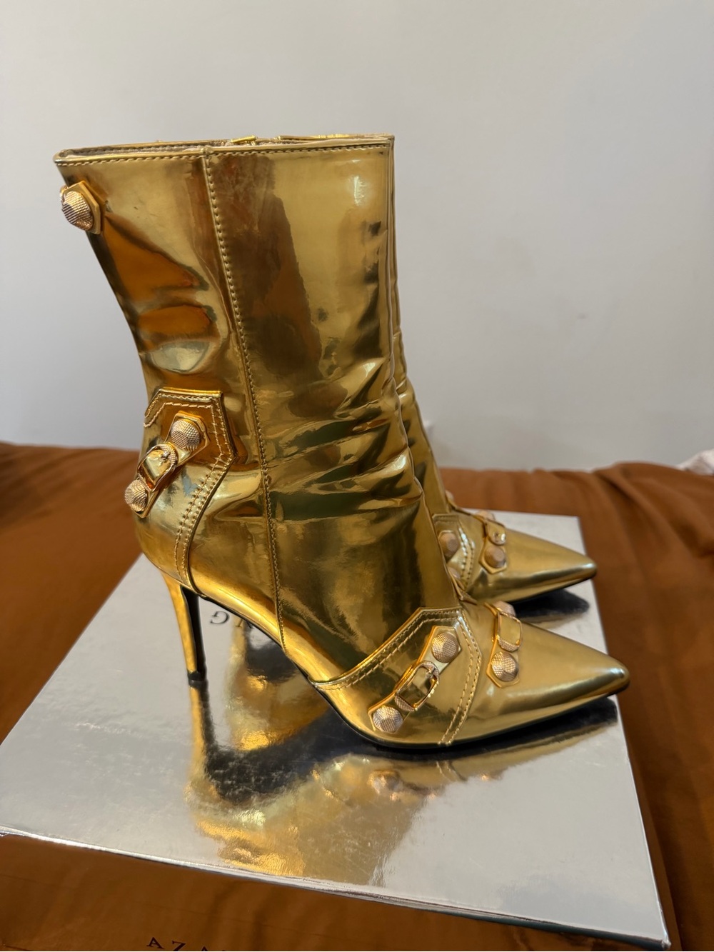 Azalea Wang "Brooklyn-Gold" Metallic Stiletto Booties Size 7 1/2 - Picture 3 of 4